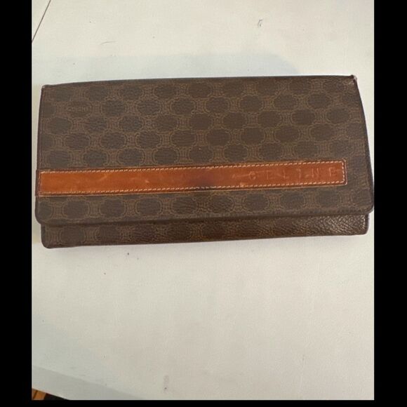 Celine Brown Wallet with Designer Pattern and Bold Accent - Picture 1 of 12